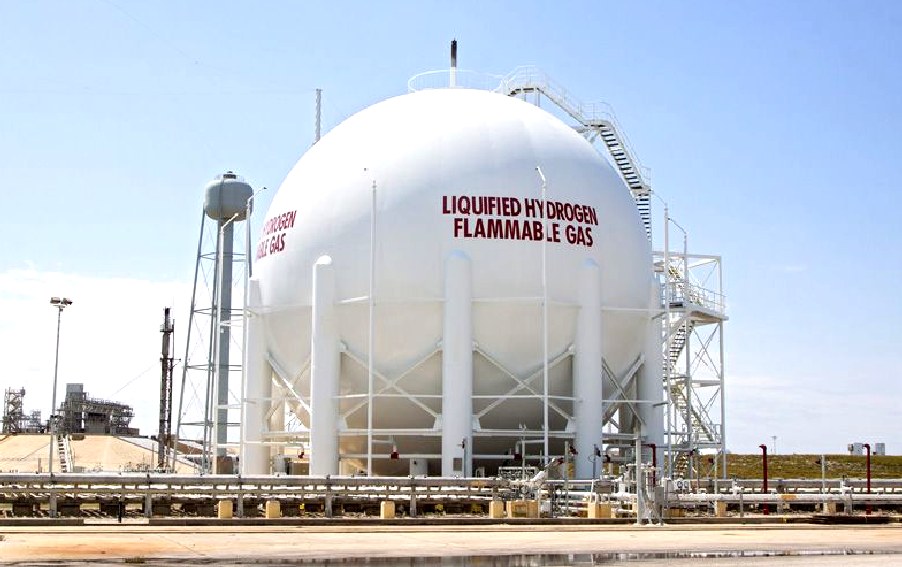 Large liquid hydrogen storage container as a sphere
