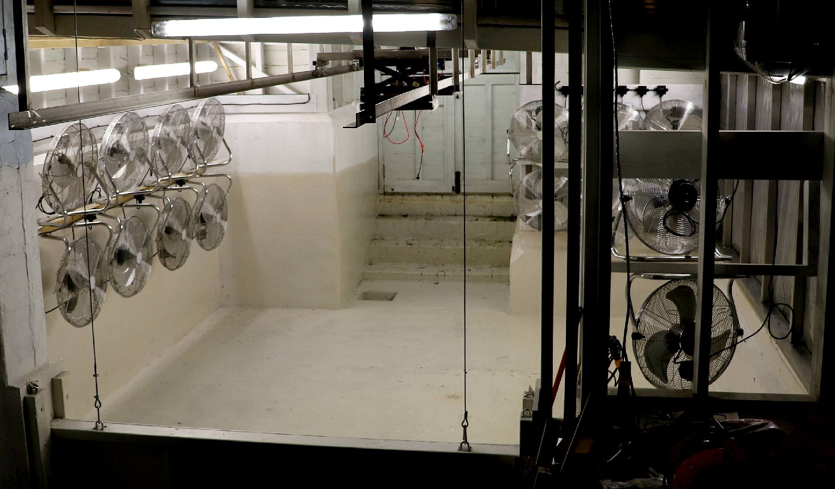 Water test tank and wind machines